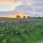 Peaceful Farm In Menlough Near Mountbellew, Ballinasloe, Athlone & Semesterbostad