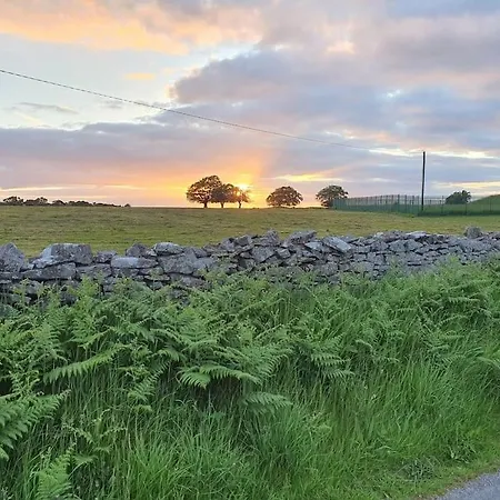 Peaceful Farm In Menlough Near Mountbellew, Ballinasloe, Athlone & Hébergement de vacances